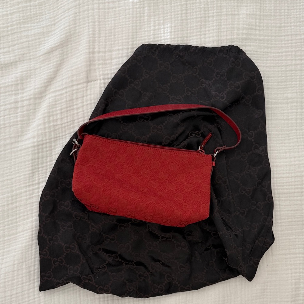 Vintage Gucci 90s Red Shoulder Bag
